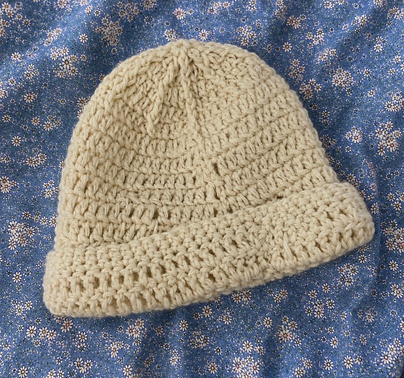 Bonnet et chaussons de naissance.