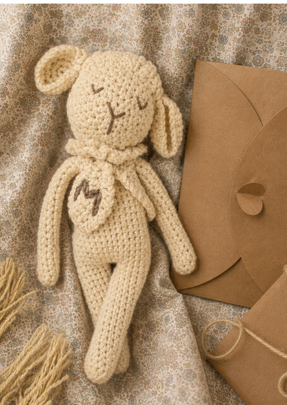mouton rêveur et son petit gilet brodé
